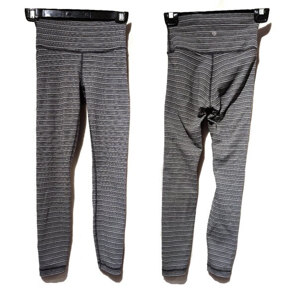 Black and White Horizontal Design Lululemon leggings Size 2 - Picture 1 of 3